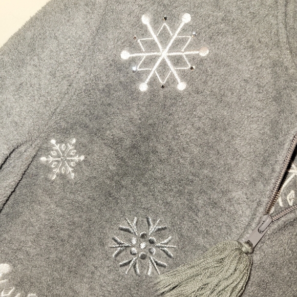 Rhinestone Snowflake Christmas Sweater - Picture 4 of 5